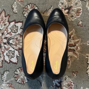 Clarks womens black leather heels size 8
